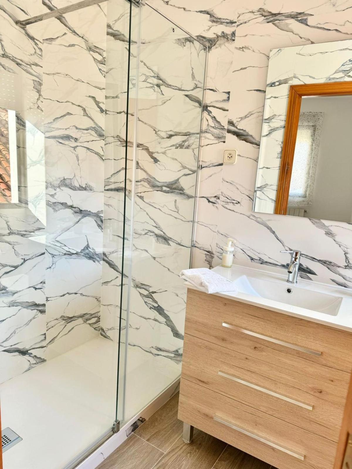 Apartamentos Rurales Flor De La Alcarria Брихуега Екстериор снимка