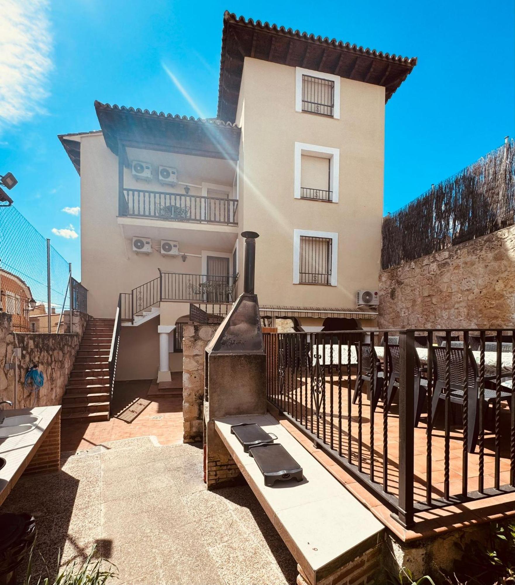 Apartamentos Rurales Flor De La Alcarria Брихуега Екстериор снимка